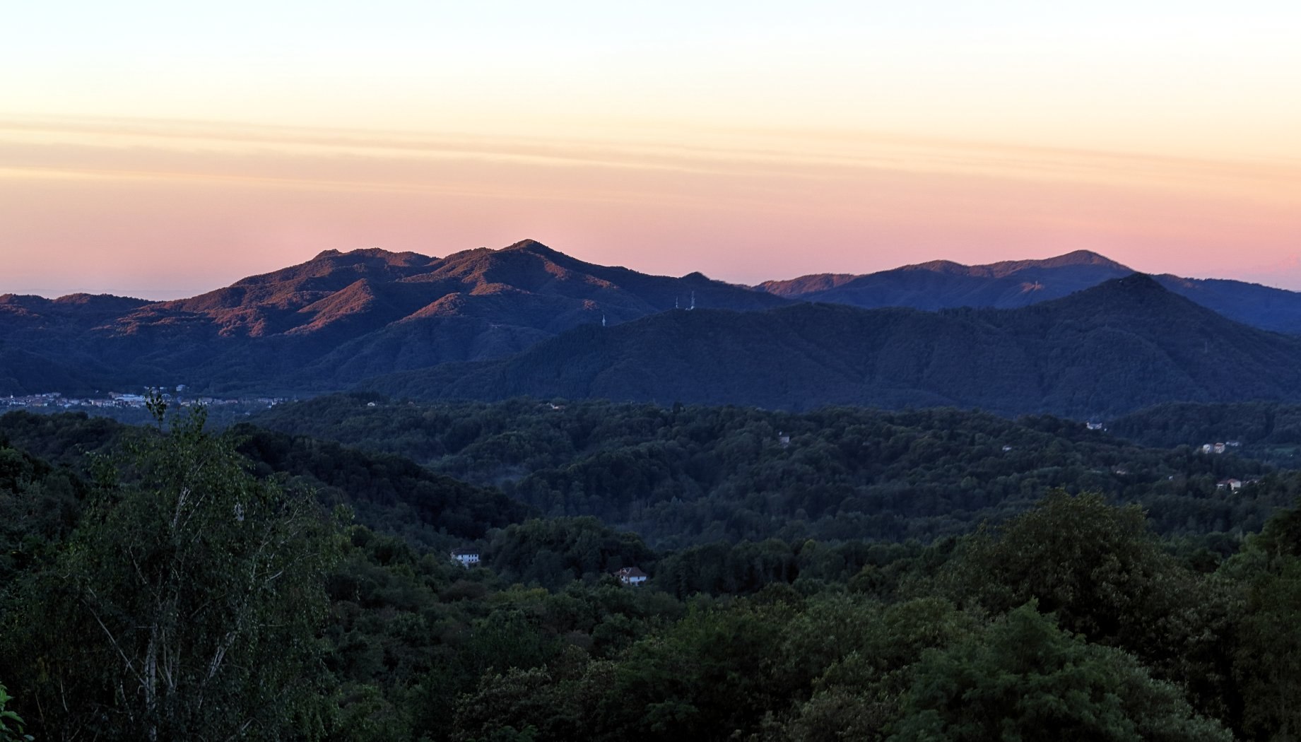 Alba sulla media Valsesia